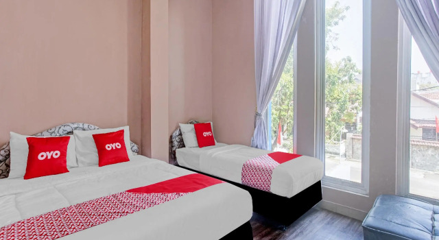 Номер Deluxe Hotel O Enggal Near Gor Saburai Formerly Hotel Pelangi