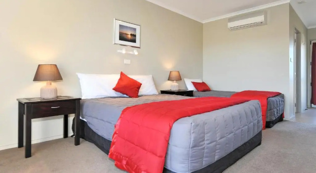 Студия с балконом Mohua Motels