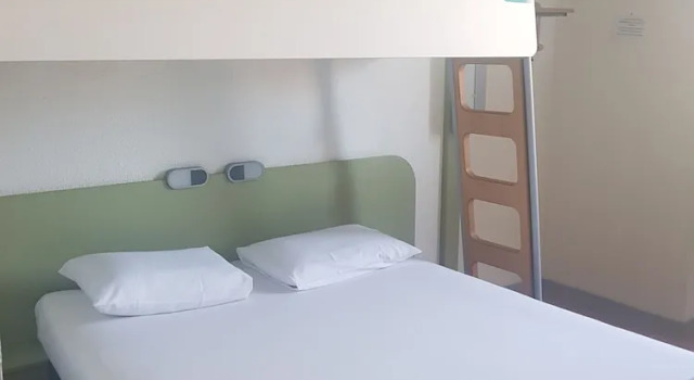 Трёхместный номер Standard ibis budget Lorient Hennebont