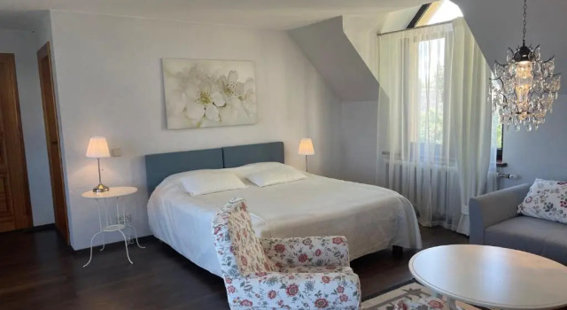 Sunrise Beach Villa, Đặt Biệt thự Nhà tranh ở Zemgale, Nhà tranh