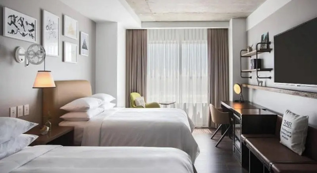 Четырёхместный номер Standard Renaissance Atlanta Airport Gateway Hotel