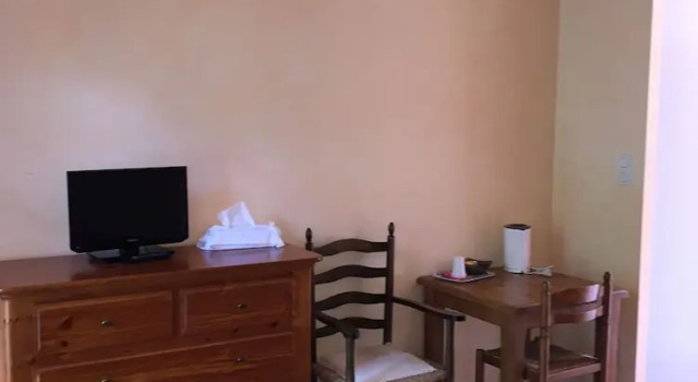 Au Petit Bernerot - Les gîtes de lArbre Voyageur, Book Hotel Eauze Gers