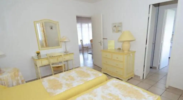 Люкс Superior с балконом Hôtel et AppartHôtel Le Relais Du Val DOrbieu