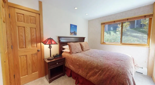 Laurelwood Condominiums Studio Premier Unit 403