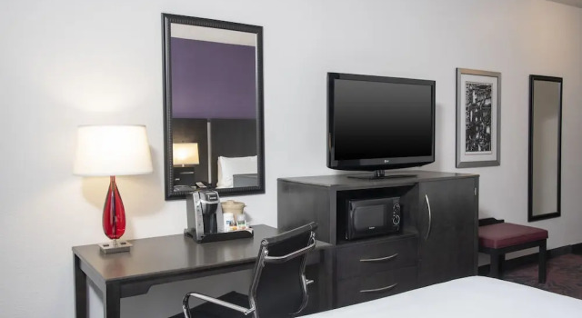 Номер Premium Holiday Inn Express & Suites Columbus - Polaris, an IHG Hotel