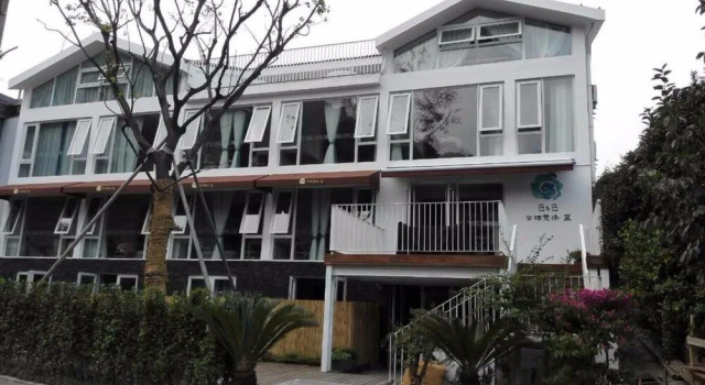 Hangzhou Yunqi Fan Path Blue b&B, Rezerwuj Bed and Breakfast Hotele w Hangzhou z basenem, Basen