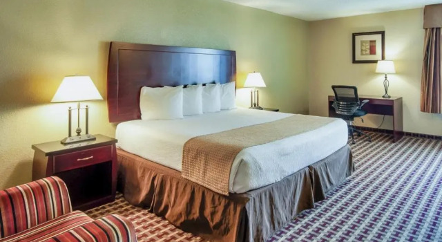 Номер Standard Days Inn & Suites by Wyndham Johnson City