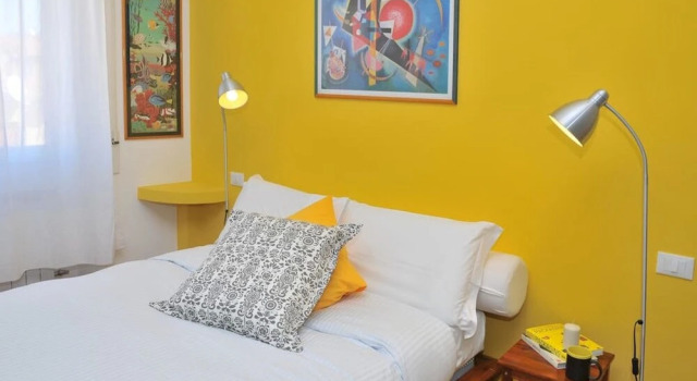 Bright and Colorful Flat Very Close to the Metro