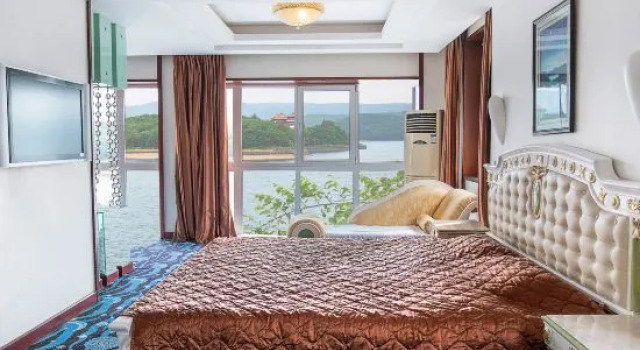 Люкс Deluxe Diaoyutai villa in Jingpo Lake