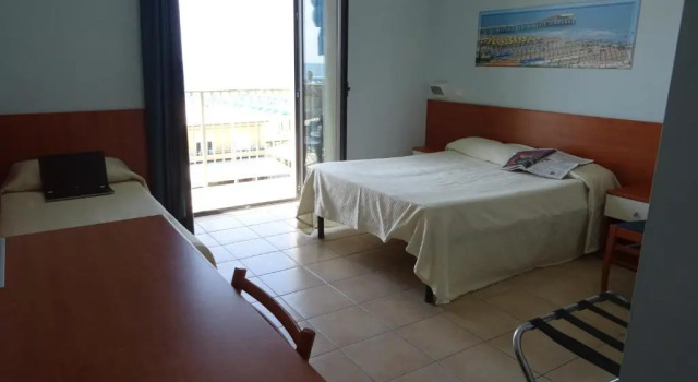 Трёхместный номер Standard с балконом и с видом на море Hotel Sole E Mare