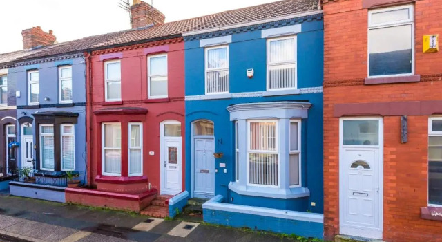 Finchley House lovely house in Anfield, 2 minutes walk from the stadium, parking and wifi
