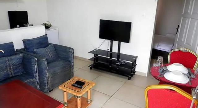 Hôtel Le Feulliage, Book Hotel 3-stjernede hoteller i Libreville, 3*