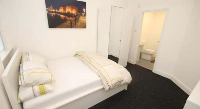 Коттедж Stylish 7 Bed House, close to City Centre