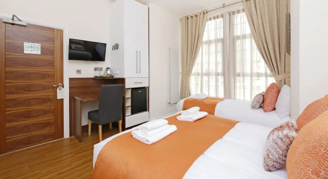 Трёхместный номер Classic Imperial Guest House Ltd