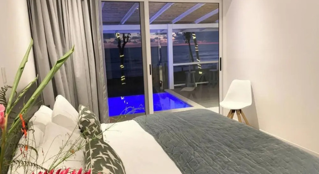 Backyard Beach House Oceanfront Luxury 5 Bdr