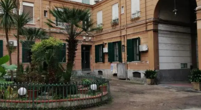 Casa Theodor B&B, Buchen Sie Bed & Breakfast Hauptbahnhof Neapel, in der Nähe von Centro Direzionale