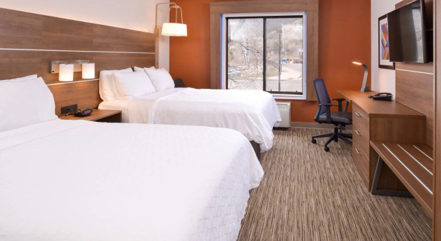Четырёхместный номер Standard Holiday Inn Express Glenwood Springs Aspen Area by IHG