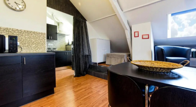 Апартаменты Мансарда c 1 комнатой The Queen Luxury Apartments - Villa Carlotta
