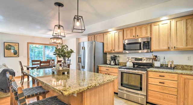 Upscale Family Cottage < 1 Mi to Higgins Lake, Varaa Lomakoti Roscommon Michigan