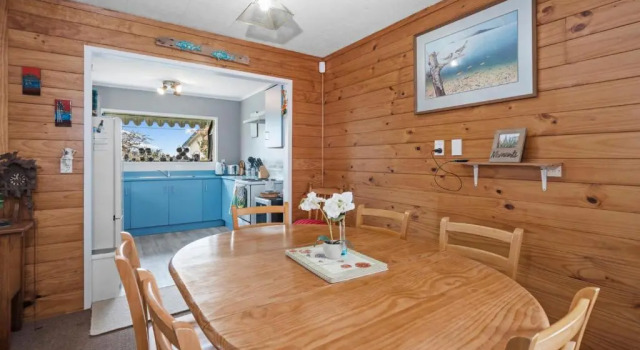 Roseville - Snells Beach Holiday Home