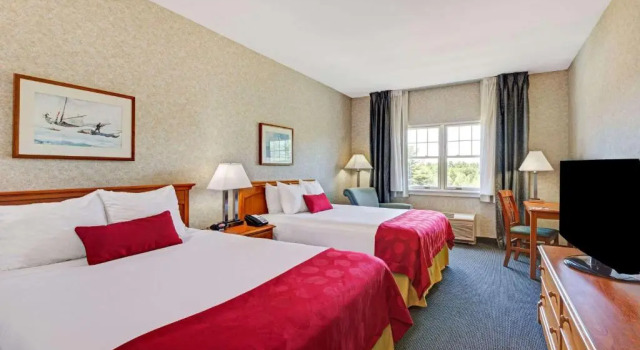 Четырёхместный номер Standard Saco Bay Hotel