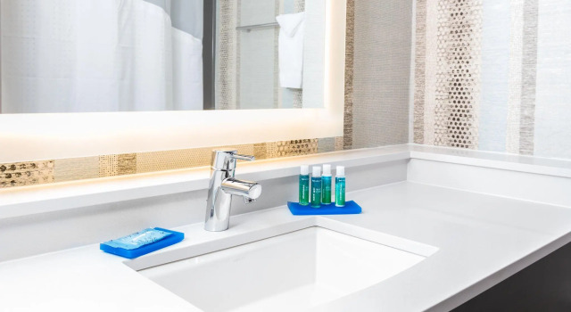 Четырёхместный номер Standard Holiday Inn Express Hotel & Suites Eugene Downtown - University by IHG