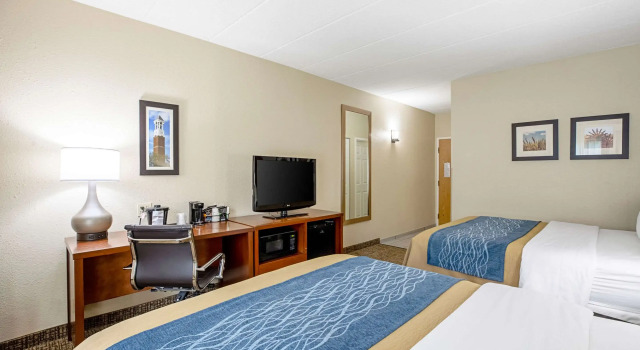 Четырёхместный номер Standard Comfort Inn Indianapolis North - Carmel