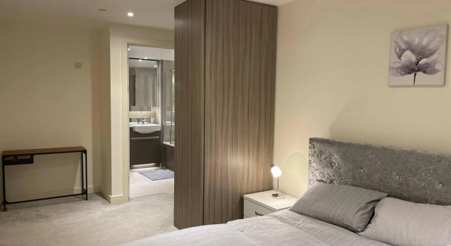 2-bed in Woolwich Riverside With Cinema And Pool, Boek Appartement Hotels in Merseyside met zwembad, Zwembad