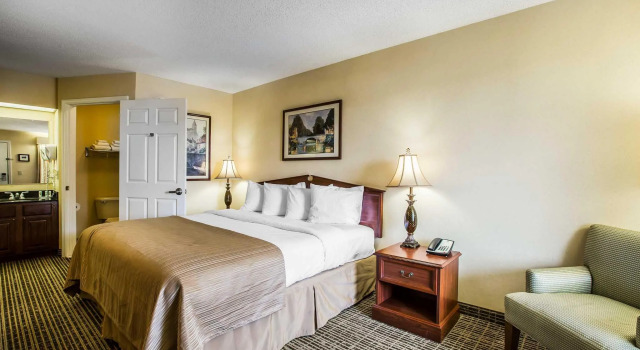 Номер Standard Quality Inn Bessemer I-20 exit 108