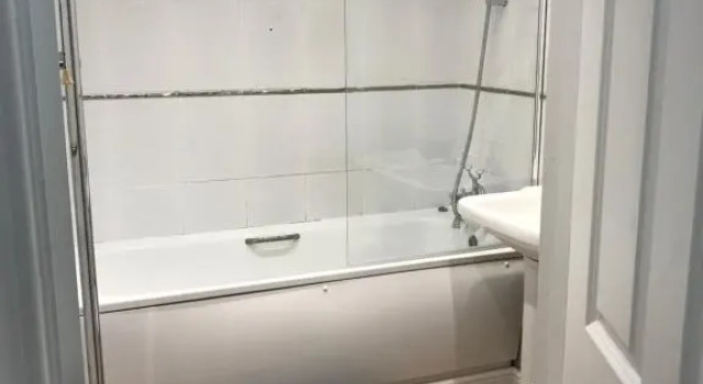 Comfortable Apartment in Reading West sleeps 4, Varaa Huoneisto Asunnot kohteessa Merseyside, Huoneisto