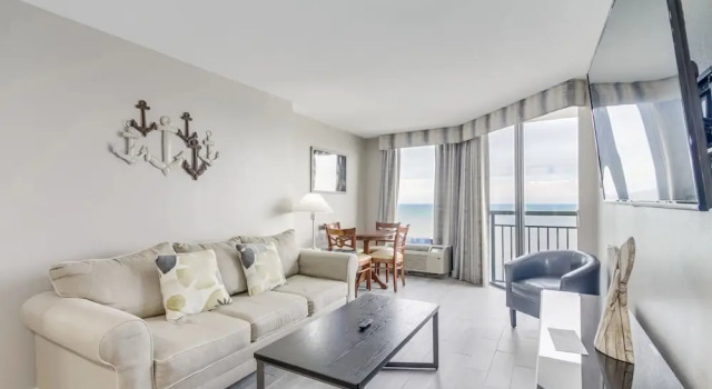 Номер Premium Ocean-Front Condos at Patricia Grand
