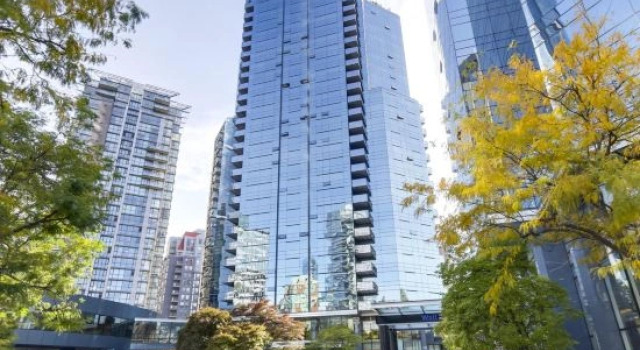 Downtown Luxury Suite w/ Private Kitchen, Laundry, Parking, Забронировать Отель Отели Ванкувера с парковкой, рядом с Торговый центр Остров Гранвиль, Парковка