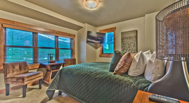 Park City Mountainside Manor