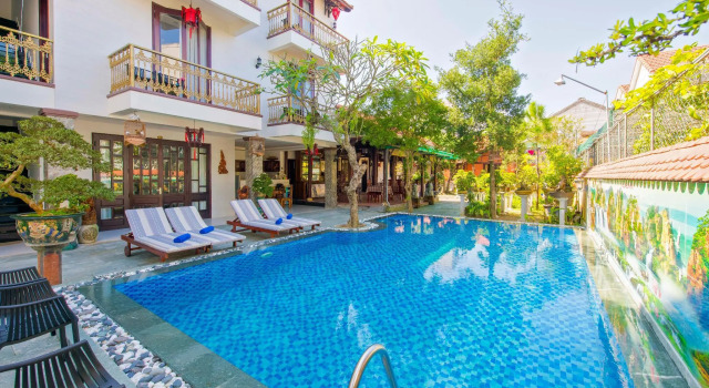 Четырёхместный номер Standard с балконом Bonsai Villa Hoi An