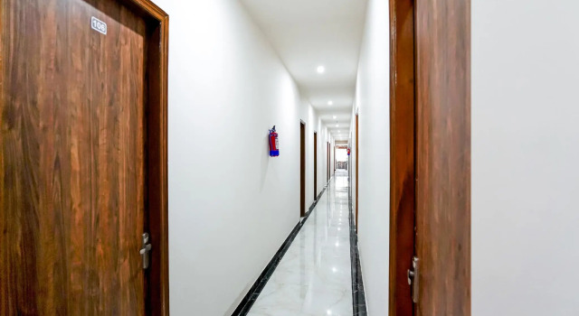 OYO 73333 Hotel Ramji 7 Grand, Забронировать Отель Отели Нью-Дели 3 звезды, 3*