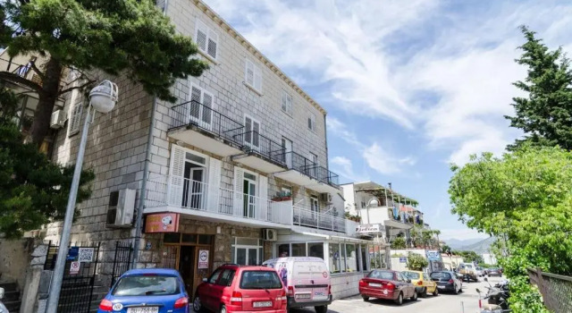Апартаменты Цокольный этаж Apartments Deni 10