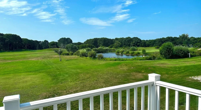 Номер Standard с видом на поле для гольфа Cape Cod Irish Village - The Emerald Resort