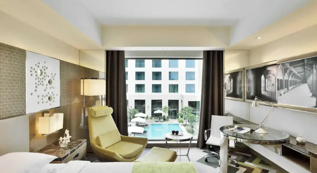 Двухместный номер Premium с красивым видом из окна Courtyard by Marriott Agra