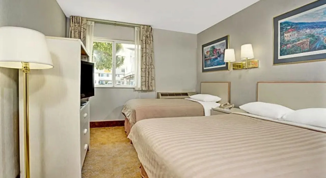 Четырёхместный люкс Travelodge by Wyndham Mill Valley/Sausalito