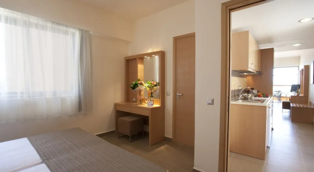 Трёхместный номер Standard с балконом Island Blue Hotel