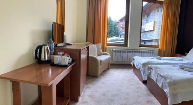 Номер Standard Room-granat Double Room 3- Next to Gondo
