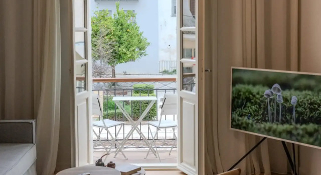 Люкс Deluxe с балконом Amalie Suites