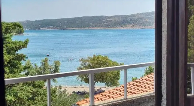 Четырёхместный номер Standard с балконом и с видом на море Bed and Breakfast MIRAMAR