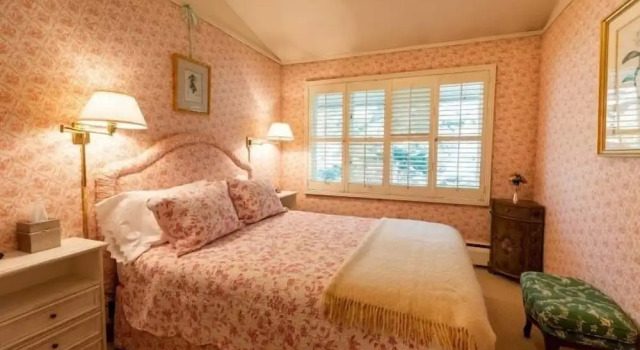 Vail Trails Chalets Convenient Suite Located Short Walk to Gondola by RedAwning