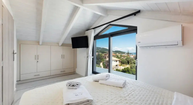 Endless Blue Maisonette