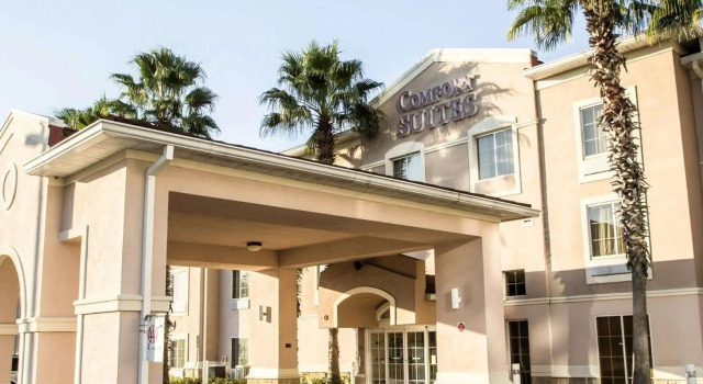 Номер Standard Comfort Suites Downtown