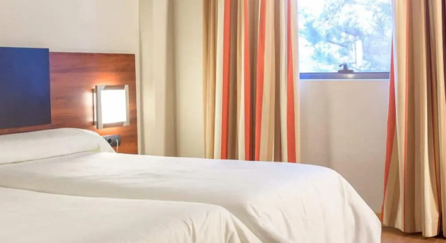 Трёхместный номер Hotel Restaurante El Valles 4 ESTRELLAS