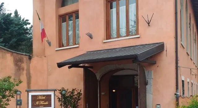 Hotel Il Fienile, Varaa Hotelli Hotellit Abruzzo aamiaisella, Aamiainen
