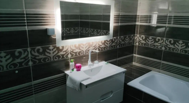 Standard Dreier Zimmer mit Balkon Luna