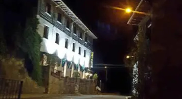 Hotel de la Val, Book Hotel Hotels in Aragon with Parking, Parking